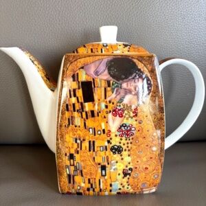 Gustav KLIMT 'The Kiss' fine bone china tea pot art nouveau multicolour